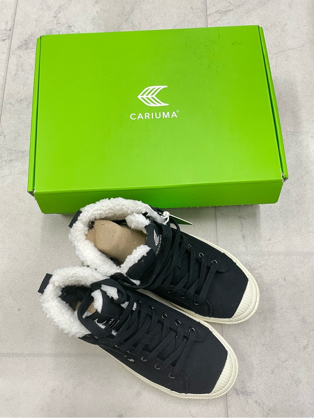 (CA-19) Cariuma OCA High Thermal Boot